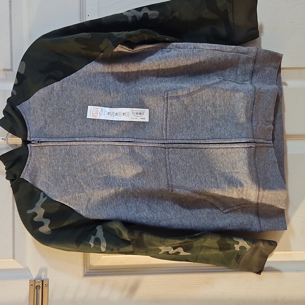 JUMPING BEANS SOFTEST FLEECE ZIP SWEATSHIRT: GRAY/CAMO: NWT: SZ 10 HUSKY